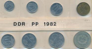 NDK 1982. 1pf-5M 8db-os forgalmi sor T:1 GDR 1982. 1 Pfennig - 5 Mark collectors set with 8pcs of different coins C:UNC