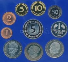 NSZK 1982G 1Pf-5M 10klf db, benne 3klf 2M, forgalmi szett műanyag tokban T:PP  GFR 1982G 1 Pfennig - 5 Mark, 10 different with 3 different 2 Mark, coin set of teh Bundesrepublic Deutschland C:PP