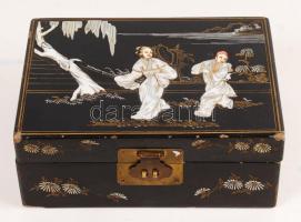 Távol keleti lakk doboz csont és kagylóhéj díszítéssel, sérült, 24×18 cm