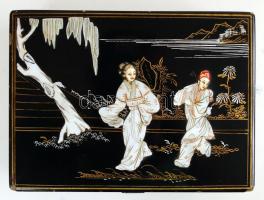 Távol keleti lakk doboz csont és kagylóhéj díszítéssel, sérült, 24×18 cm