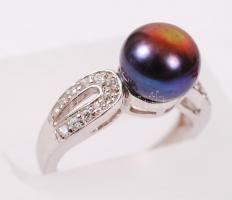 Féldrágakövekből készült 3 db nyaklánc, 2 pár fülbevaló és gyűrű