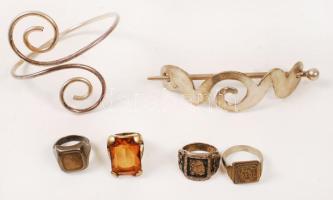 4 db antik stílusú gyűrű, hajdísz és karperec