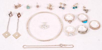 Ezüst (Ag) ékszer tétel (fülbevalók, karkötők, gyűrűk), jelzett, br: 38,5 g / Silver earrings, bracelets, rings