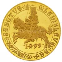 Szabó Géza (1939-) 2008. "Numizmatikai Társulat Tagsági Érem" Au emlékérem hátlapon név gravírozással (14.01g/0.986) T:PP Csak 20db! R! Hungary 2008. "Hungarian Numismatic Society" commemorative Au medallion (14.01g/0.986) C:PP Only 20 examples! R! Adamo MNT1