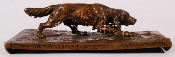 Vadászkutya, réz, réz talapzaton, h:11 cm, m:4 cm