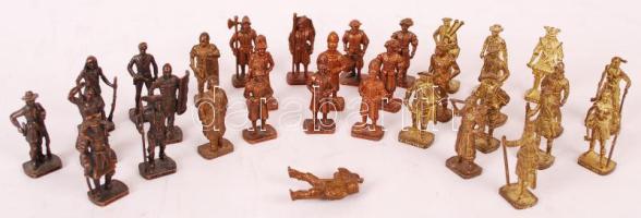 33 db réz mini katona, jelzettek, m:4 cm