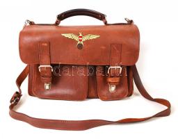 Blazek&Anni jelzésű bőr férfi táska vállszíjjal, 35x30 cm