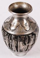 Antik hatású domborműves fém váza, m: 15 cm