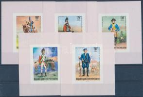 1976 200 éve független az Amerikai Egyesült Államok: katonai egyenruhák sor + bélyegek blokk formába...