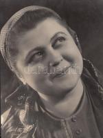 cca 1950-1956 Farkas Tamás: Dyka Margit színésznő portréja, pecséttel jelzett vintage fotó, 27x20 cm