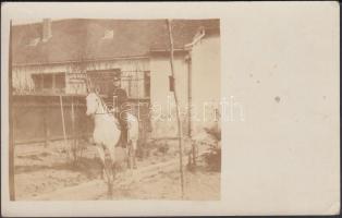 cca 1910 Lovas csendőr szolgálatban, fotólap, 9x14 cm