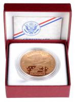 Amerikai Egyesült Államok 1988. "Amerika az űrben - Fiatal asztronauták" bronz emlékérem d...