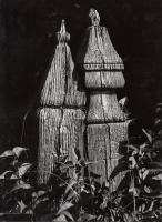 cca 1970 Gebhardt György (1910-1993): Kopjafák, jelzetlen vintage fotó a szerző hagyatékából, 24x17,5 cm