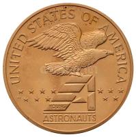 Amerikai Egyesült Államok 1988. "Amerika az űrben - Fiatal asztronauták" bronz emlékérem dísztokban tanúsítvánnyal (38mm) T:PP (kis korrózió) USA 1988. "America in Space - Young Astronauts" bronze  medallion in case with certificate (38mm) T:PP (small corrosion)