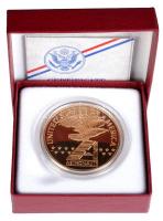 Amerikai Egyesült Államok 1988. "Amerika az űrben - Fiatal asztronauták" bronz emlékérem d...