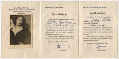 1944 Budapesti svéd királyi követség által kiadott fényképe személyazonossági igazolvány benne 1945 januári orosz nyelvű kiegészítés Raoul Wallenberg eredeti aláírásaival / Ausweis der schwedischen Gesandschaft mit orig. Unterschriften von Raoul Wallenberg