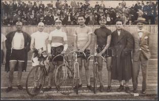 1926 UTE kerékpáros bajnokság helyezettjei, fotólap feliratozva, 9x14 cm