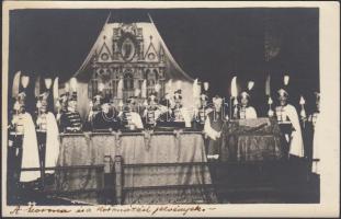 cca 1930 A korona és a koronázási jelvények, fotólap, 9x13,5 cm