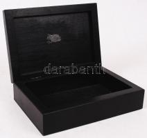 Fa doboz tetején lengyel érmekkel, 19×13 cm