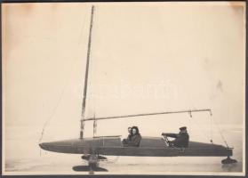 cca 1920-1930 Téli örömök, balatoni jégvitorlás, 12x17 cm