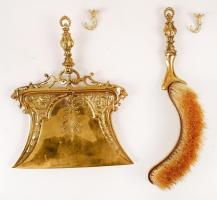 Bronz morzsalapát és kefe, gazdagon díszített, 2db fém akasztóval, h:24 cm, h:28 cm