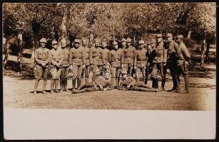 1918. augusztus 24. Katonai fotó, a géppuska tanfolyam tiszti fregmentánsai (II. turnus), feliratozva, fotólap, 9x14 cm