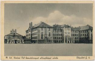 Veszprém, Kinizsi Pál Honvéd csapat altisztképző iskola, főépület (fa)