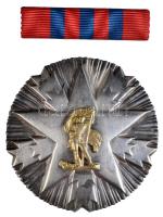 Jugoszlávia 1945. "Nemzeti Érdemrend" Ag jelvény, középen aranyozás, hátlapján sorszámmal és nemesfém jelzéssel, eredeti dísztokban, szign.:ZIN-KOVNICA (41mm/30.63g) T:2 Yugoslavia 1945. "Order of National Merit" Ag decoration, gilt center, with serial number and hallmark, in original case, sign.:ZIN-KOVNICA (41mm/30.63g) C:XF