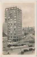 Pozsony, Sztálin tér, Manderla szálloda, Nagy kávéház, autó, villamos / square, hotel, cafe, automobile, tram So. Stpl (EK)