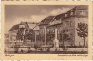 Érsekújvár, Levente otthon, Hősök emlékoszlop / institute, monument (ázott sarok / wet corner)