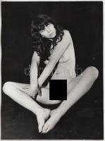 cca 1970-1980 Naturista jóga, erotikus fénykép, 16x12 cm / erotic photo