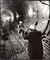 cca 1970 Budapest, a metróalagút építésének műszeres ellenőrzése, 17x14 cm