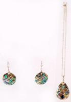 Paua kagyló fülbevalópár és függő láncon / paua pendant with earring