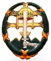 ~1940. "Csapattiszti jelvény" zománcozott kitüntető jelvény jelzés nélkül, dísztokban T:2 (zománchiba)  Hungary ~1940. "Combat Leadership badge" enamelled badge without maker mark in case C:XF (enamel error)