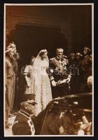 1940. május Schäffer György fotója Horthy Miklósról és gróf Edelsheim-Gyulai Ilonáról Horthy István esküvőjén (11,5×17 cm)