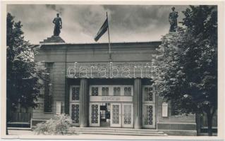 Budapest II. Császár fürdő, Jegypénztár (kis szakadás / small tear)