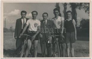 Ferencvárosi Torna Club kerékpáros versenyzői / Hungarian cyclists from FTC photo (EK)