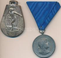 1940. "Erdélyi részek felszabadulásának emlékére" kitüntetés mellszalaggal szign.: BERÁN +  	 1922. "A Magyar Királyi Honvédelmi Miniszter és a Magyar Királyi Honvédség Főparancsnokának Sportverseny Érme - Alapíttatott 1922" ezüstözött Br díjérem szalag nélkül T:2,2-