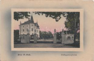 Wels, Volfsgarten-Portal (wet damage)