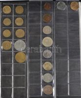 Észtország, Lettország, Litvánia, Luxemburg, Oroszország: 106db-os fémpénz gyűjtemény éremtartó albu...