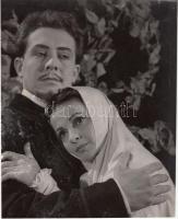 cca 1960 Keleti Éva(1931-): Mészáros Ági és Kállay Ferenc színészek jelenete, a kép foltos, 25x20 cm