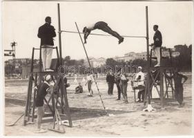 cca 1930 E. Sangiorgi: Király István rúdugró, 12x17 cm