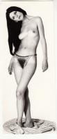 cca 1970-1980 A nyári ruhácska felfedett titkai, finoman erotikus fénykép,  18x7 cm /  cca 1970-1980 Erotic photo, 18x7 cm