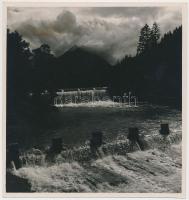 cca 1930 Thöresz Dezső (1902-1963): Vízlépcső az Alpokban, jelzés nélküli vintage fotó a szerző hagyatékából, 18x18 m