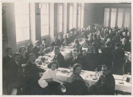 cca 1930 MFI: Pesterzsébet lelkészének megválasztása és beiktatása utáni ünnepi ebéd, feliratozva, 17x23 cm