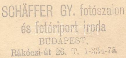 cca 1930-1940 Schäffer Gy.: Alkalmi báli ruhákban a divatos és  szép hölgyek, a kép felületén törésn...