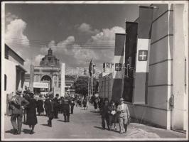cca 1930 Budapesti Nemzetközi Vásár, felületén kis szakadás, 18x24 cm