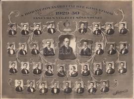 1930 Schnitzer műterméből: A hódmezővásárhelyi Református Gimnázium 1929-1930-ban végzett növendékei, kistabló 35 nevesített portréval, 28x21 cm