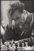 cca 1950 Sakkverseny közben, 8x13 cm