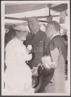 1938 Fedák Sári, Teleki Pál és Herczeg Ferenc egy képen, hátoldalán feliratozva, 9x12 cm